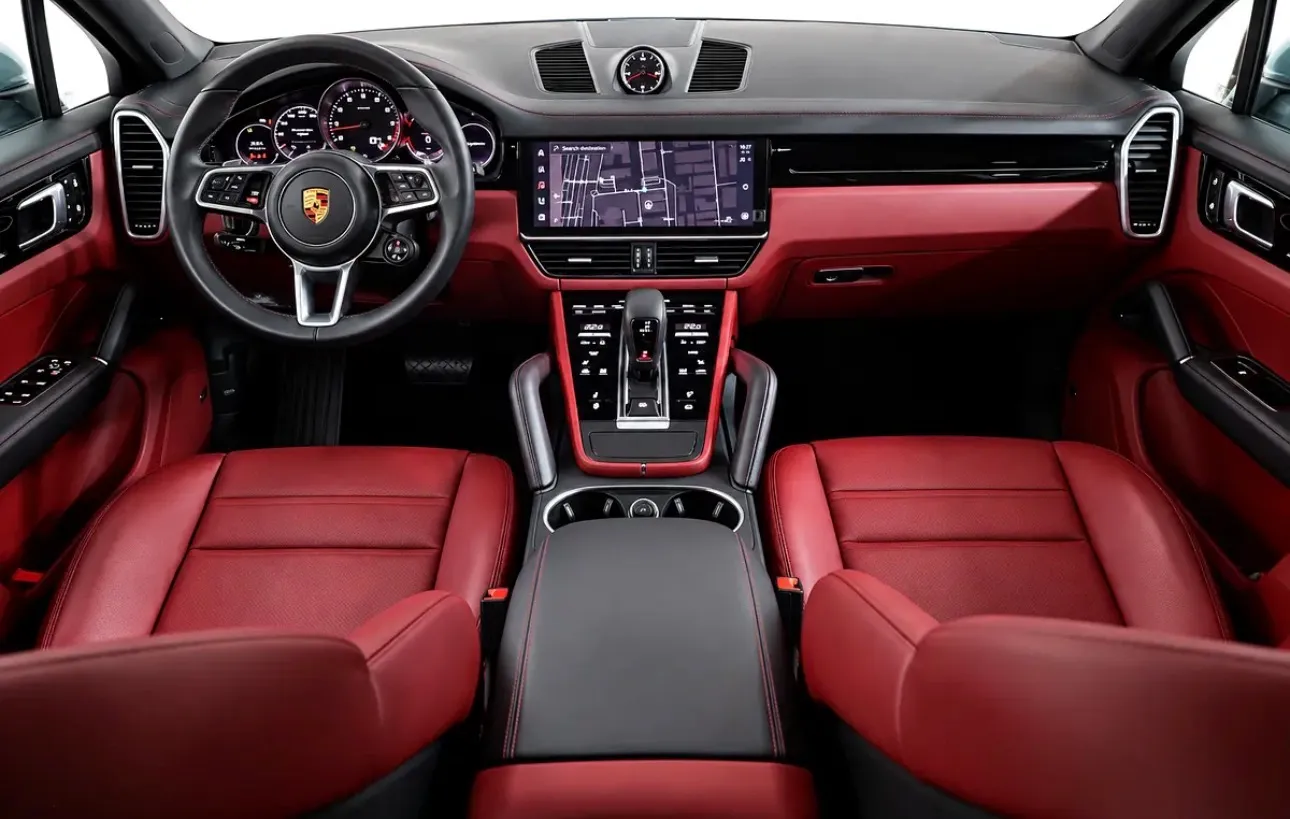 2023 Porsche Cayenne Coupe - GCC specifications - Still under warranty with a full service history - Thumbnail 12