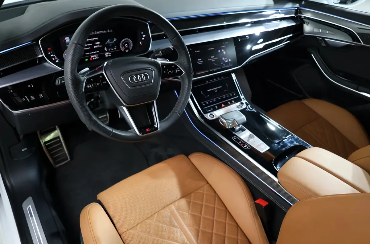Audi A8 L 55 TFSI quattro -Full service history  -Under warranty - Thumbnail 8