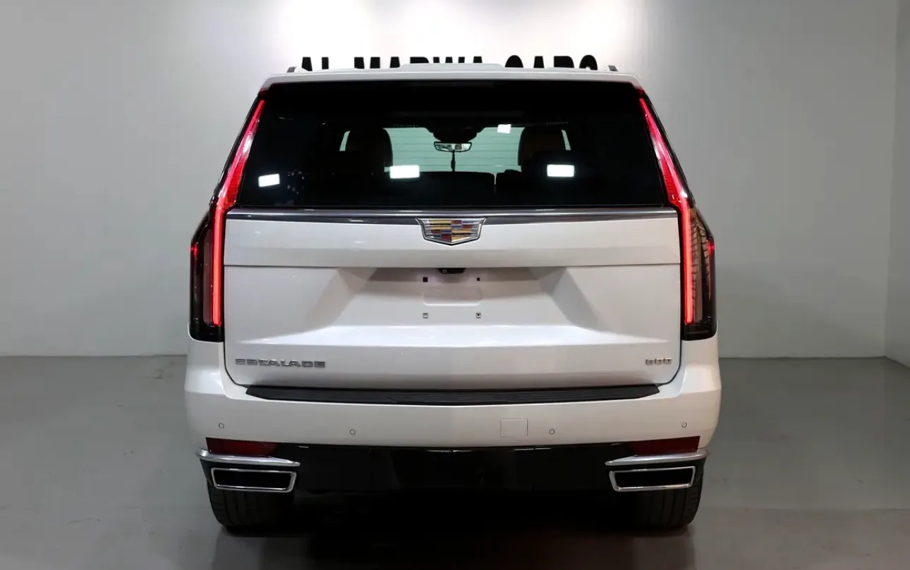 2022 Cadillac Escalade Sport.  - GCC-spec SUV is in pristine condition  -Still under warranty & service  - Thumbnail 7