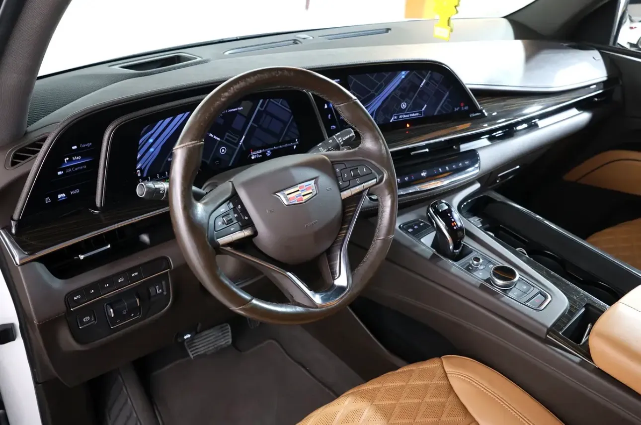 2022 Cadillac Escalade Sport.  - GCC-spec SUV is in pristine condition  -Still under warranty & service  - Thumbnail 9