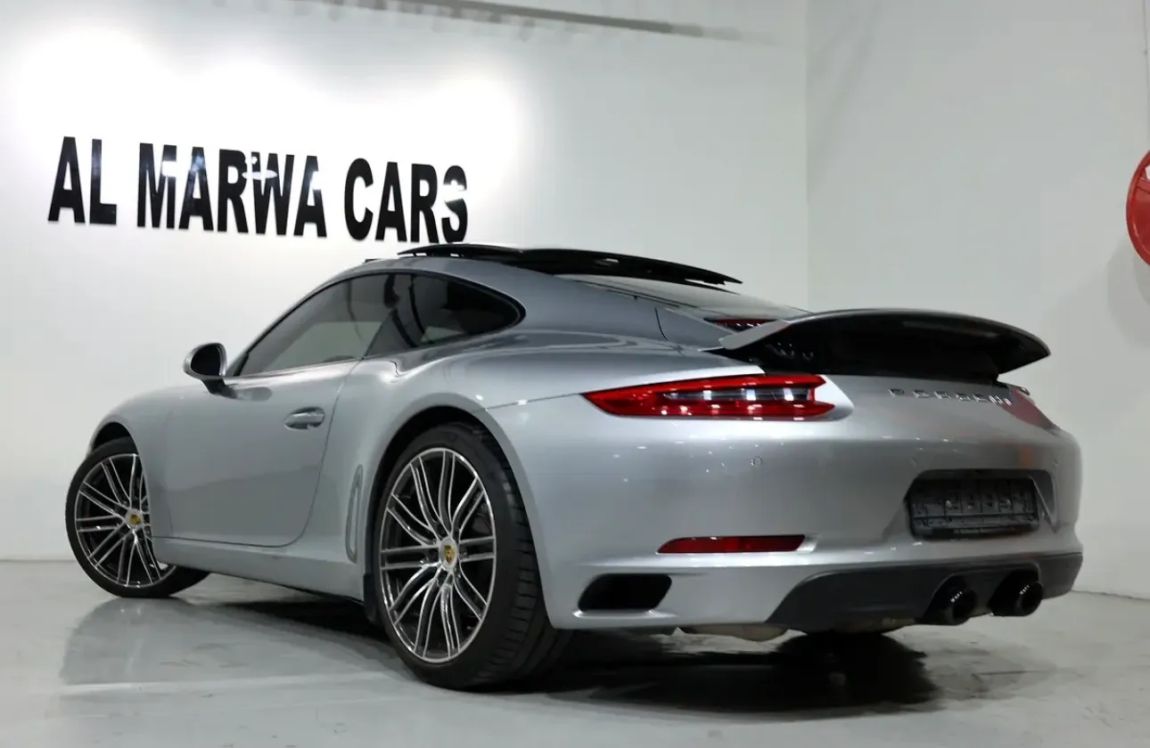 PORSCHE CARRERA 911 -2018 -FULL SERVICE HISTORY FROM AL NABOODA  -GCC SPECS - Thumbnail 3