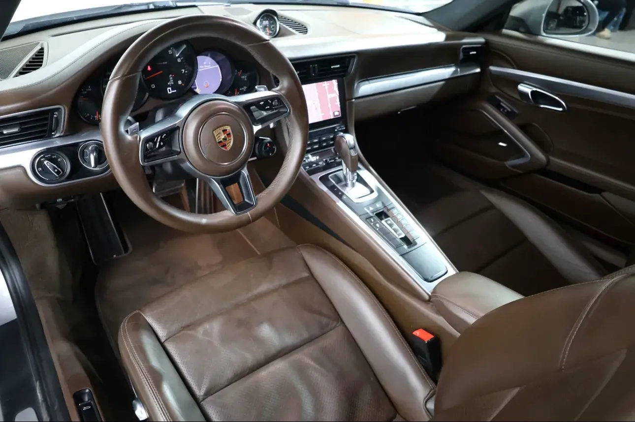 PORSCHE CARRERA 911 -2018 -FULL SERVICE HISTORY FROM AL NABOODA  -GCC SPECS - Thumbnail 10
