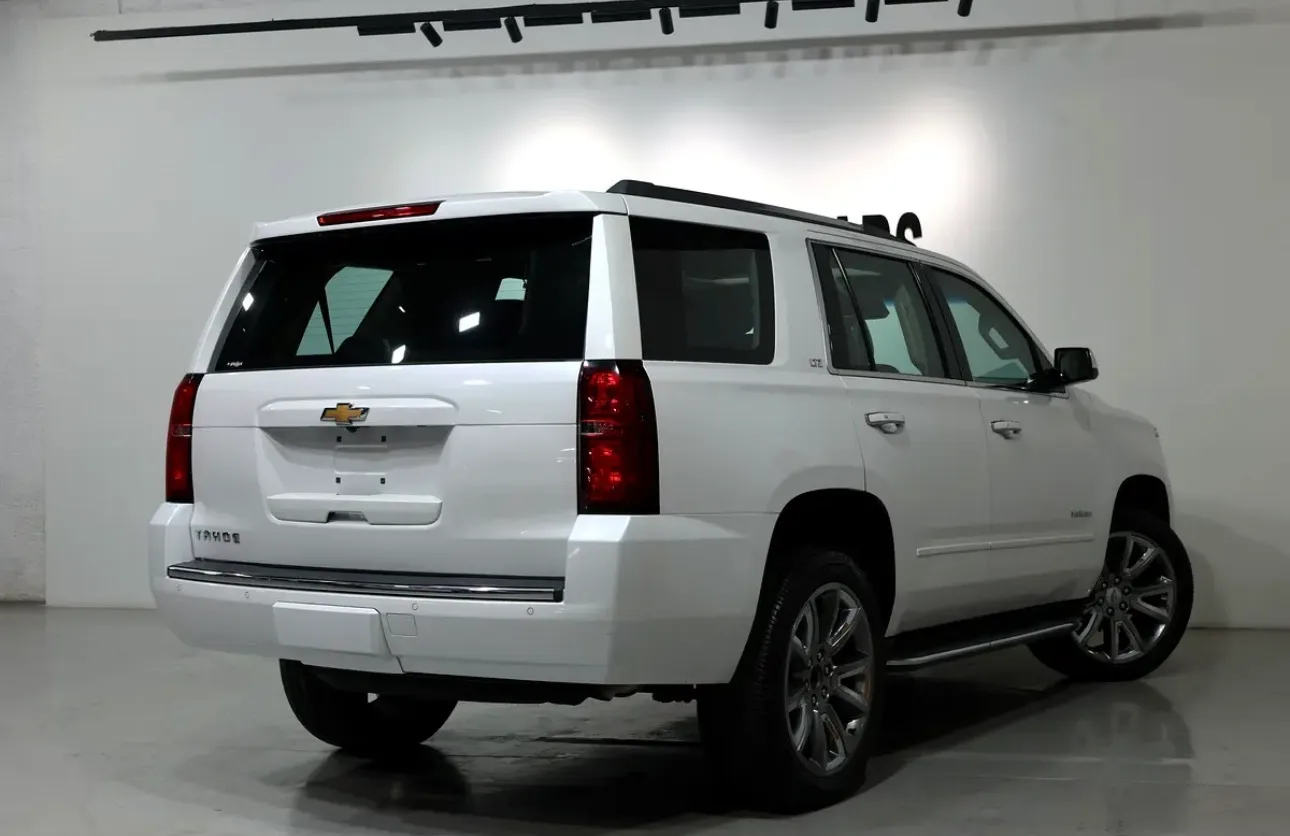 CHEVORLET TAHOE -2016 -GCC SPECS -EXCELLENT CONDITION -FULL SERVICE HISTORY -FREE ACCIDENTS  - Thumbnail 4