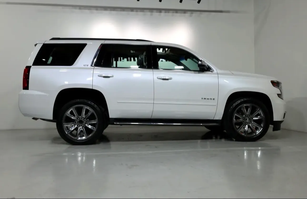 CHEVORLET TAHOE -2016 -GCC SPECS -EXCELLENT CONDITION -FULL SERVICE HISTORY -FREE ACCIDENTS  - Thumbnail 7