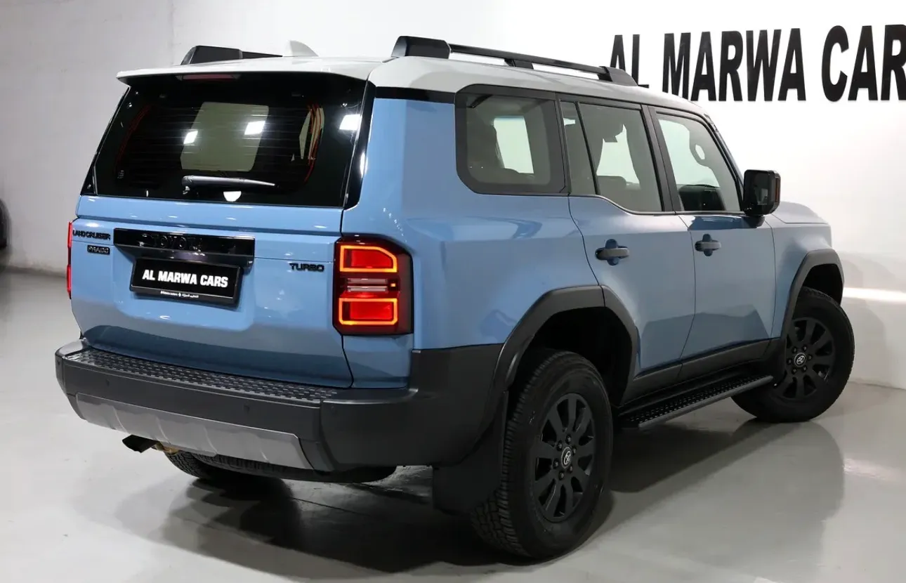 Toyota prado 2025-16900Km-under warranty-GCC Specs - Thumbnail 3