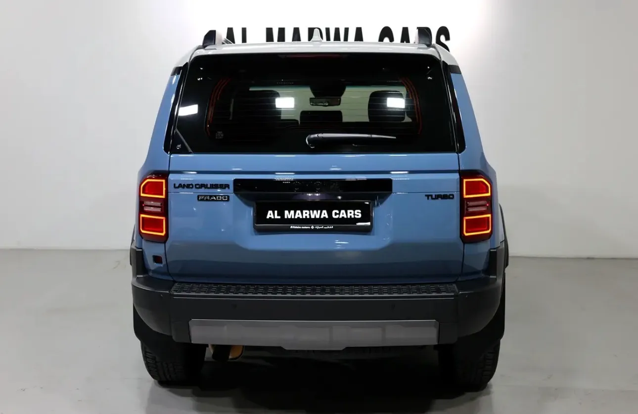 Toyota prado 2025-16900Km-under warranty-GCC Specs - Thumbnail 5