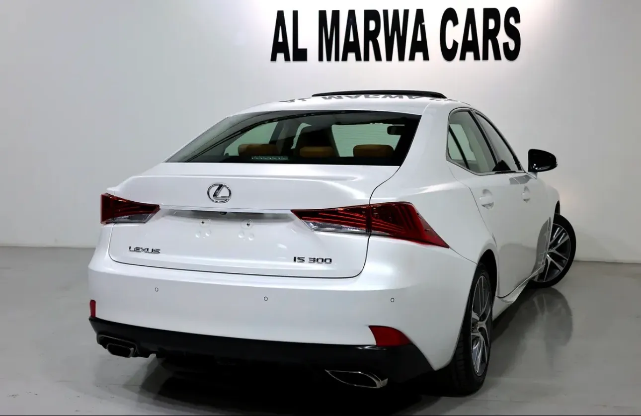2019 Lexus IS 300 in pristine condition - Thumbnail 3