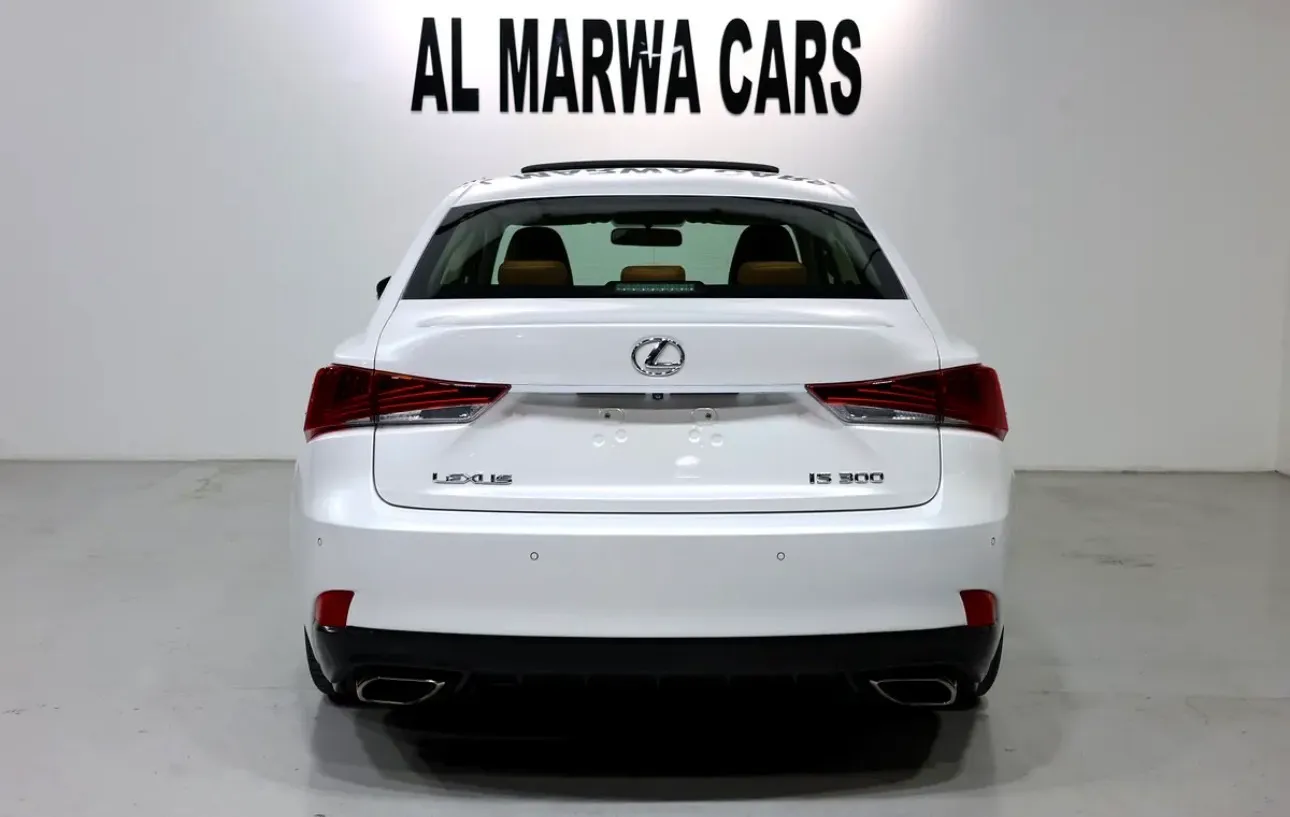 2019 Lexus IS 300 in pristine condition - Thumbnail 4