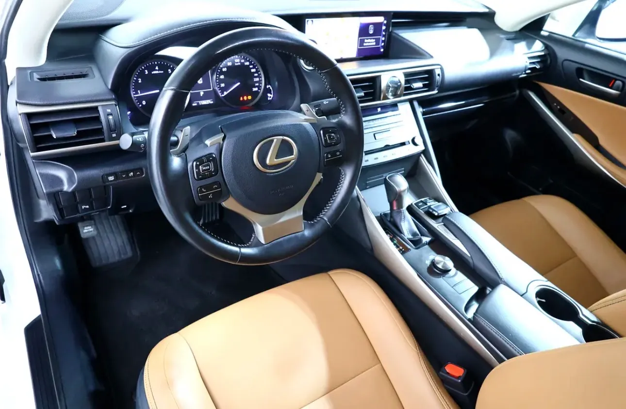 2019 Lexus IS 300 in pristine condition - Thumbnail 10