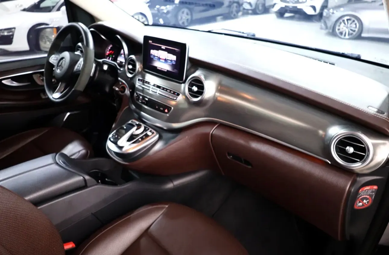 2018 Mercedes-Benz V250 Exclusive - GCC specification - Thumbnail 14