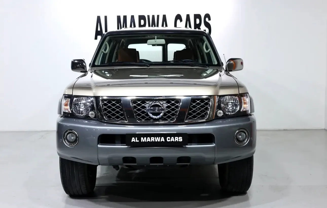2022 Nissan Patrol Super Safari -76000KM -UNDER WARRANTY - A pristine GCC-spec  - Thumbnail 5
