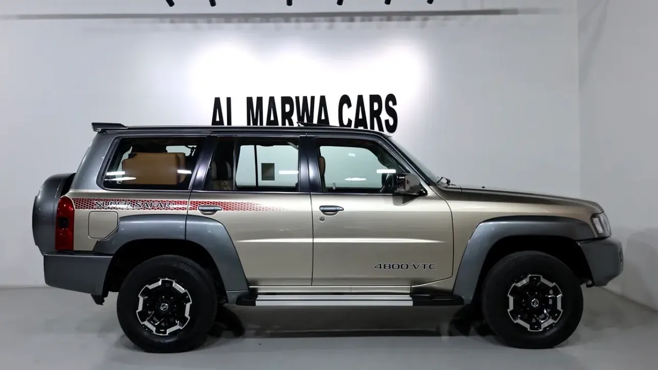 2022 Nissan Patrol Super Safari -76000KM -UNDER WARRANTY - A pristine GCC-spec  - Thumbnail 7