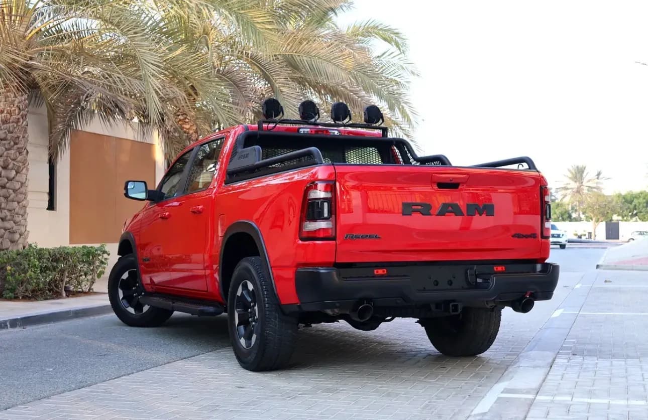 2022 RAM 1500 Rebel Crew Ca -GCC specification  - Thumbnail 3