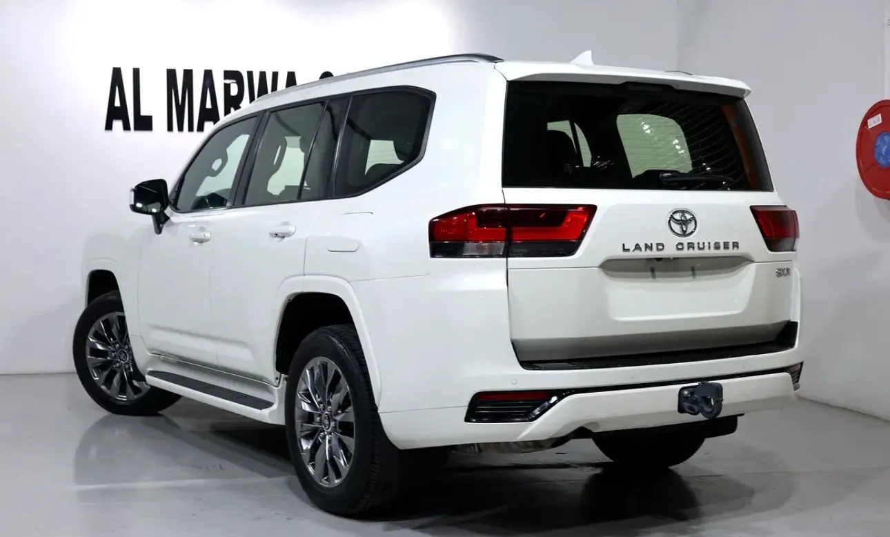 Toyota Land Cruiser GXR 4.0 L 2024. GCC Specs - Thumbnail 3