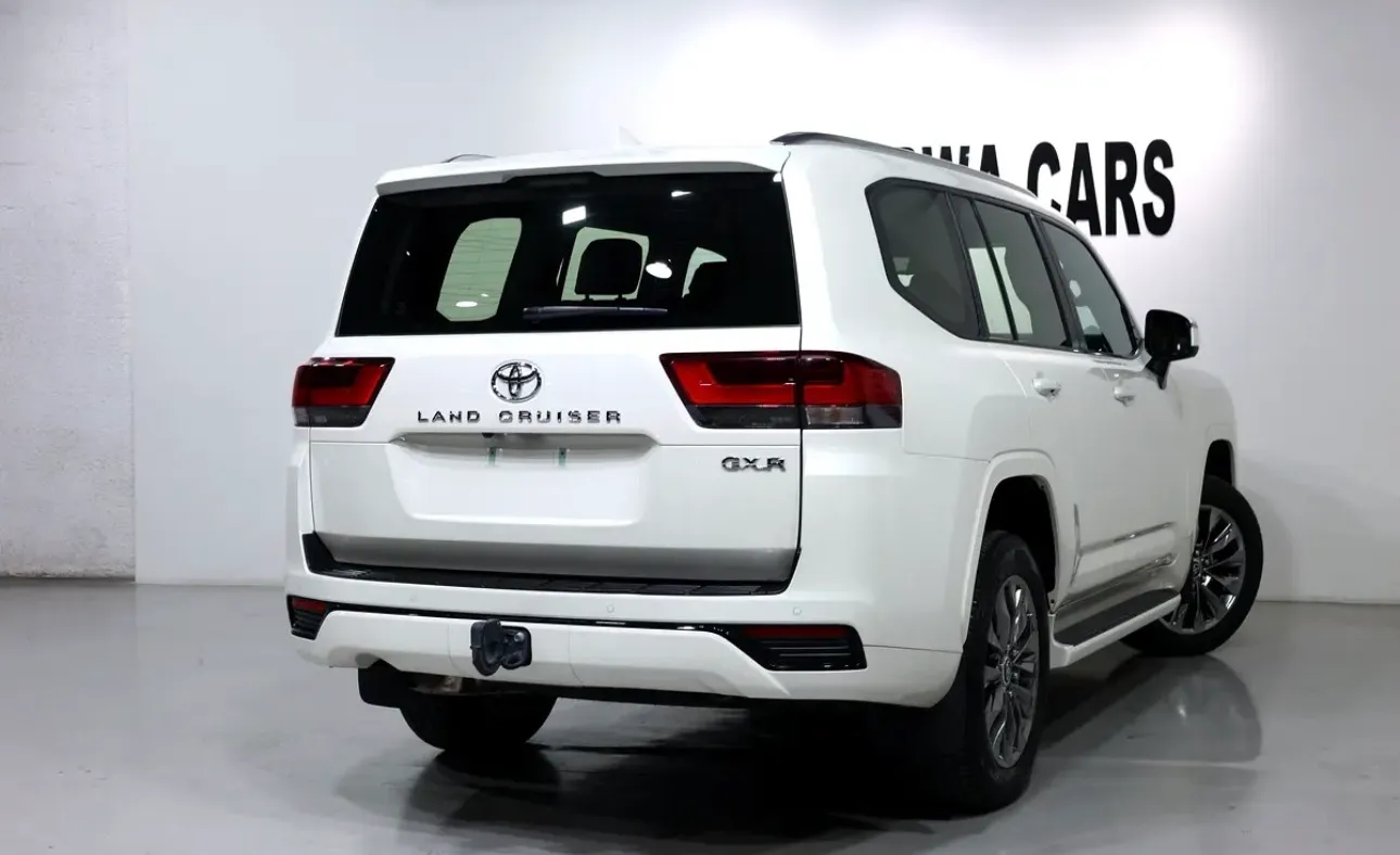 Toyota Land Cruiser GXR 4.0 L 2024. GCC Specs - Thumbnail 4