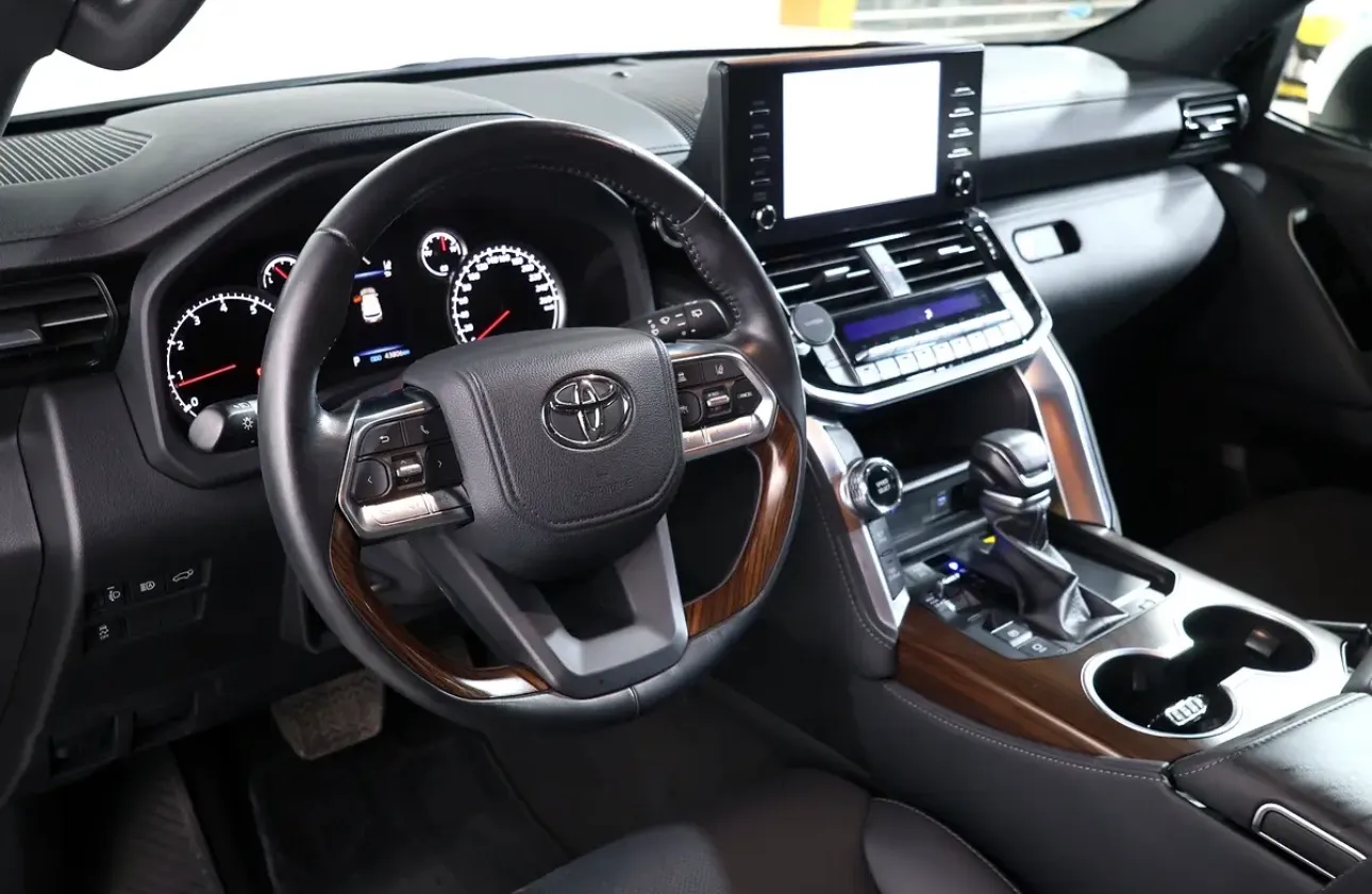 Toyota Land Cruiser GXR 4.0 L 2024. GCC Specs - Thumbnail 11