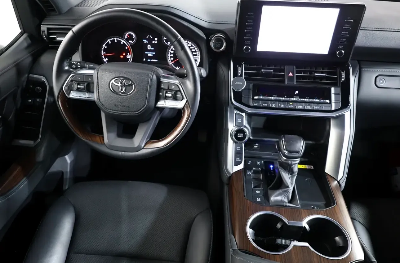 Toyota Land Cruiser GXR 4.0 L 2024. GCC Specs - Thumbnail 13