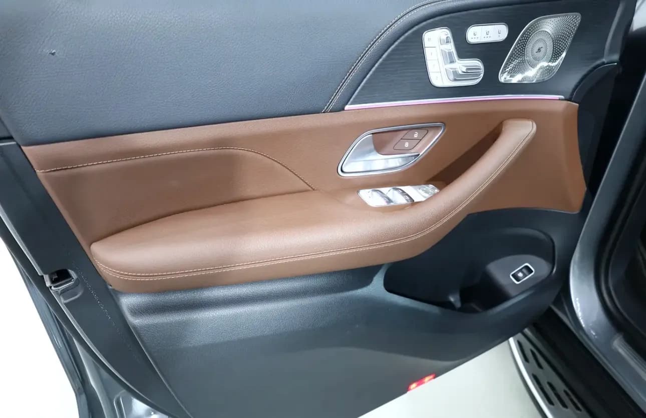 Brand new 2025 Mercedes-Benz GLS 450 4MATIC -premium 7-seater SUV  -GCC specifications,  - Thumbnail 9