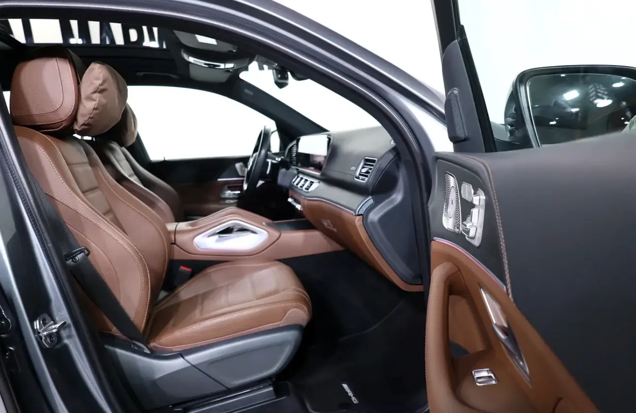 Brand new 2025 Mercedes-Benz GLS 450 4MATIC -premium 7-seater SUV  -GCC specifications,  - Thumbnail 16