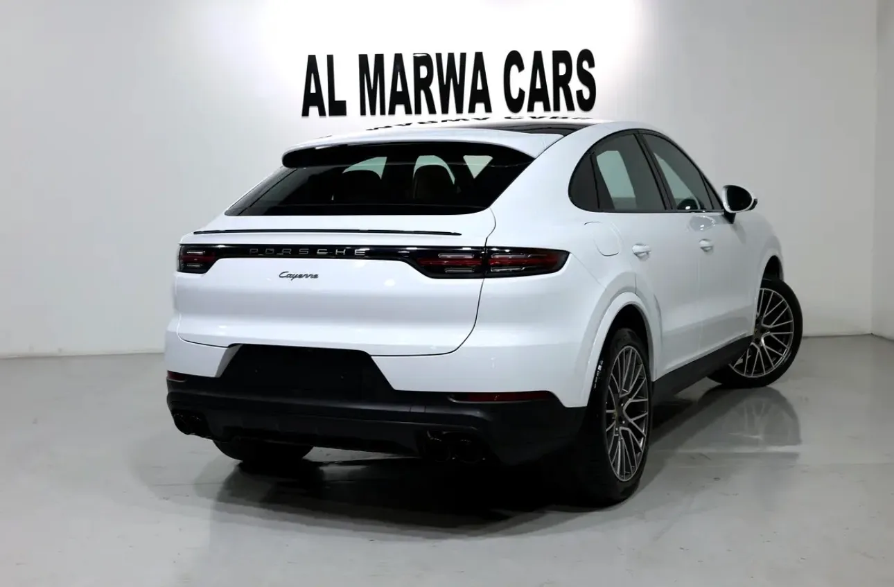 Presenting a stunning 2022 Porsche Cayenne Coupe  in immaculate condition - GCC Spec model - Thumbnail 3