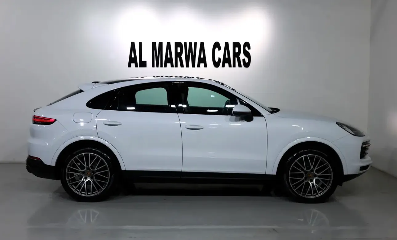 Presenting a stunning 2022 Porsche Cayenne Coupe  in immaculate condition - GCC Spec model - Thumbnail 7