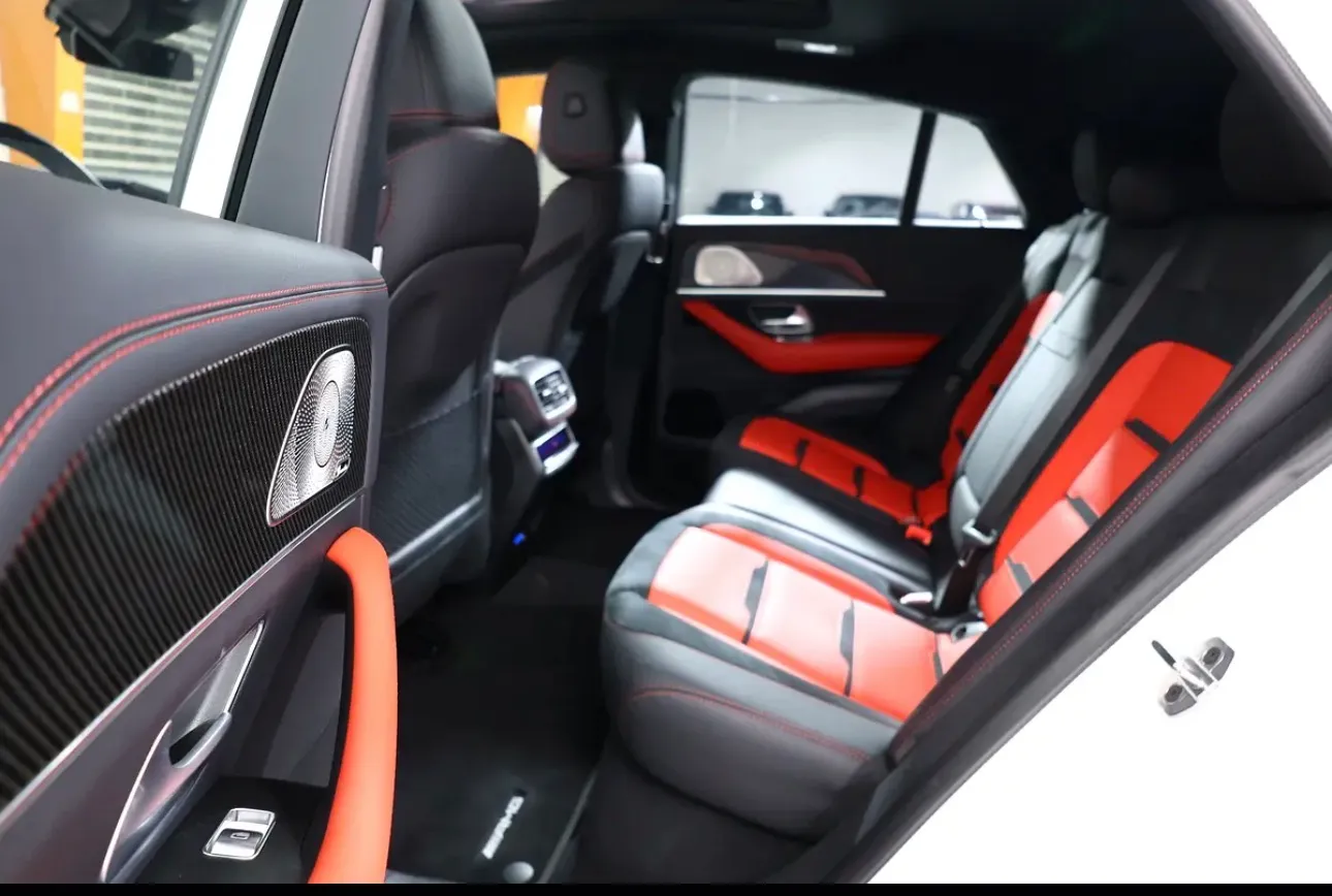 Brand new 2025 Mercedes-Benz GLE 53 AMG Coupe - GCC specifications  -UNDER WARRANTY & SERVICE  - Thumbnail 11