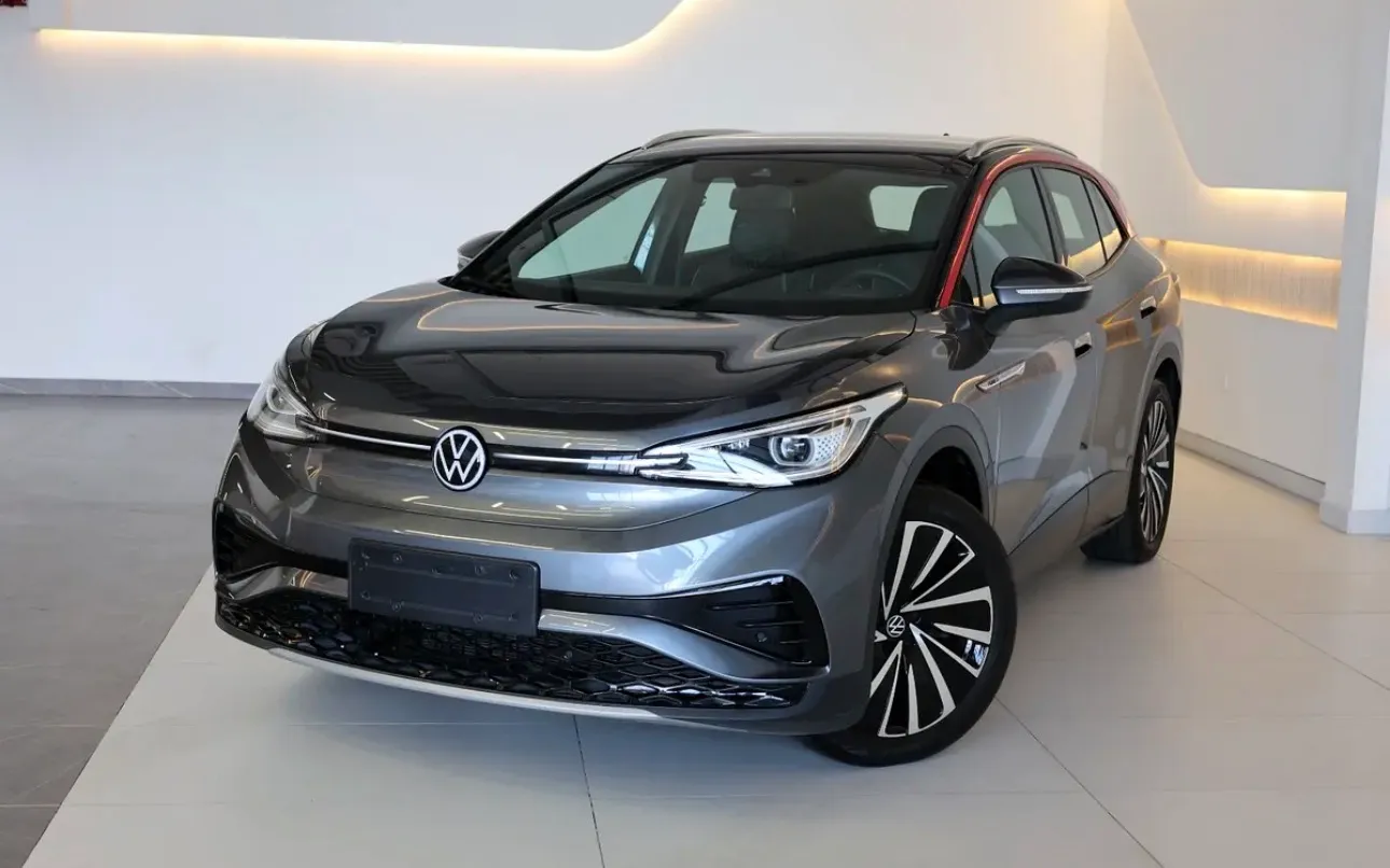 VOLKSWAGEN ID4 CROZZ PURE+  -FULL SERVICE HISTORY  -UNDER WARRANTY  -ACCIDENT FREE  -SINGLE OWNER  -EXCELENT CONDITION  - Image 1