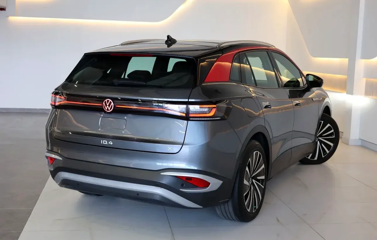 VOLKSWAGEN ID4 CROZZ PURE+  -FULL SERVICE HISTORY  -UNDER WARRANTY  -ACCIDENT FREE  -SINGLE OWNER  -EXCELENT CONDITION  - Thumbnail 4