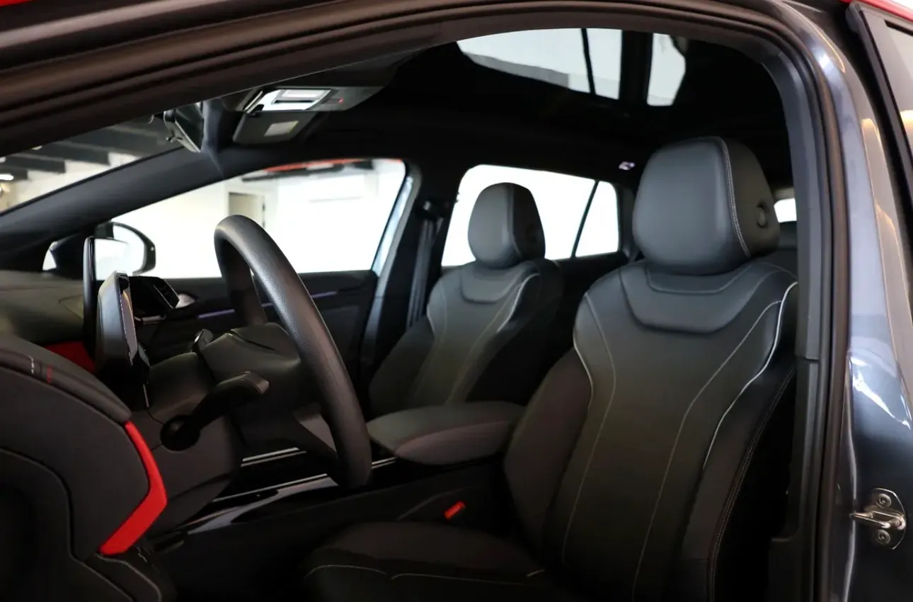 VOLKSWAGEN ID4 CROZZ PURE+  -FULL SERVICE HISTORY  -UNDER WARRANTY  -ACCIDENT FREE  -SINGLE OWNER  -EXCELENT CONDITION  - Thumbnail 11