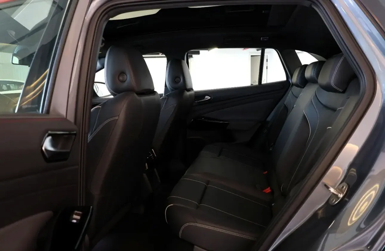 VOLKSWAGEN ID4 CROZZ PURE+  -FULL SERVICE HISTORY  -UNDER WARRANTY  -ACCIDENT FREE  -SINGLE OWNER  -EXCELENT CONDITION  - Thumbnail 17
