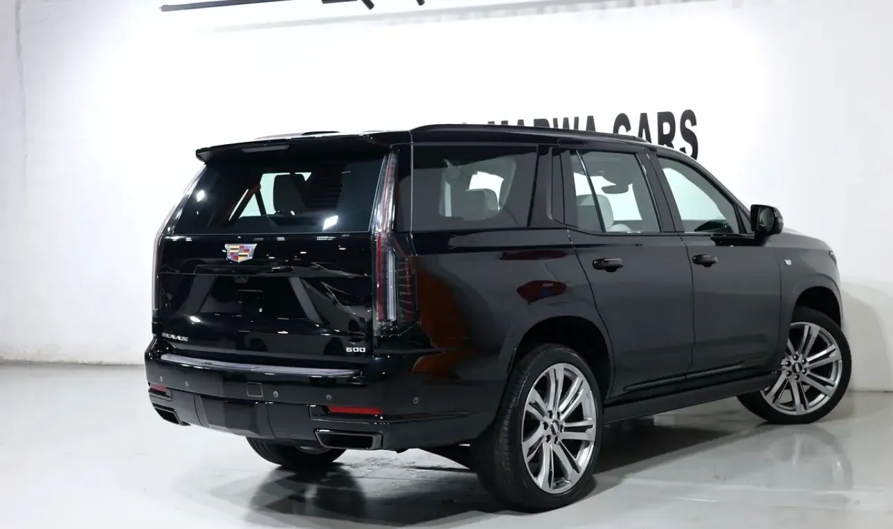 Brand new 2025 Cadillac Escalade 600 Black Edition  - GCC specifications --5 YEARS UNDER WARRANTY - Thumbnail 3