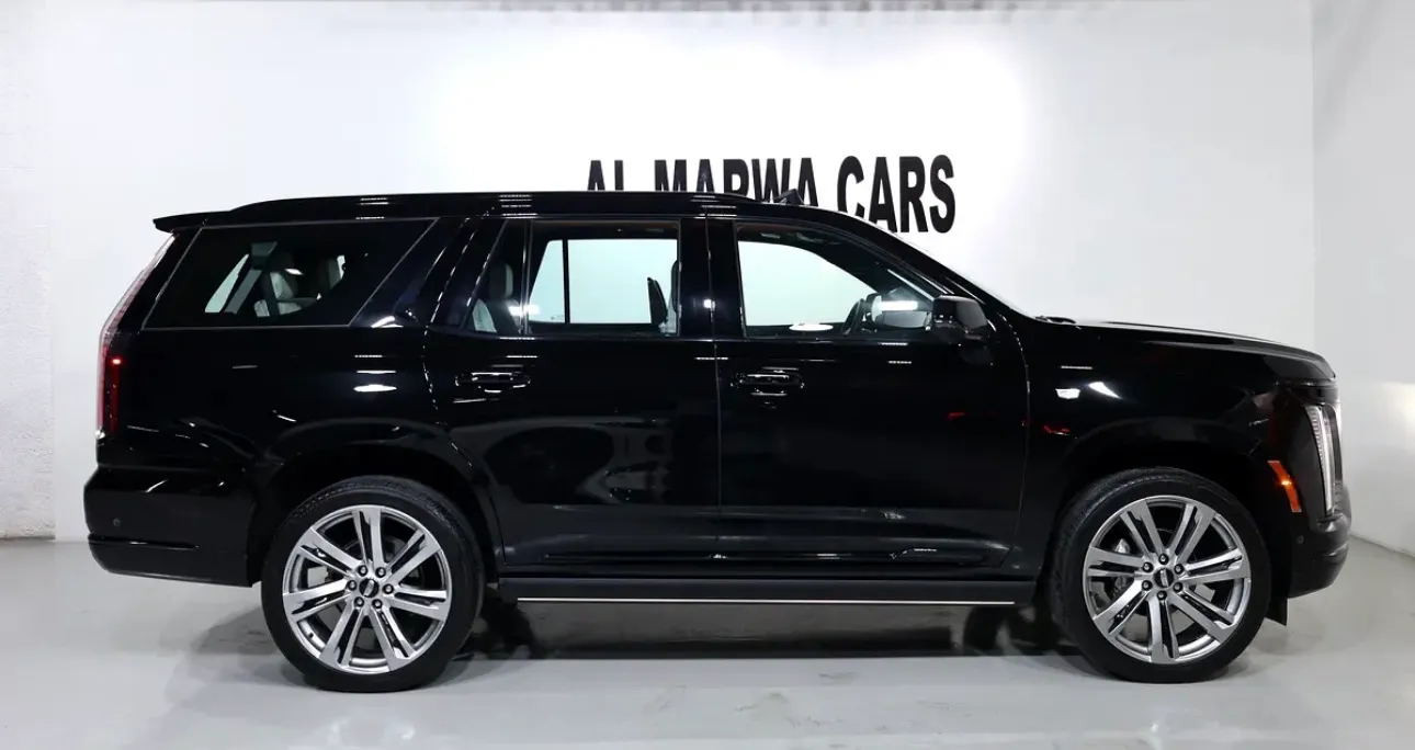 Brand new 2025 Cadillac Escalade 600 Black Edition  - GCC specifications --5 YEARS UNDER WARRANTY - Thumbnail 7