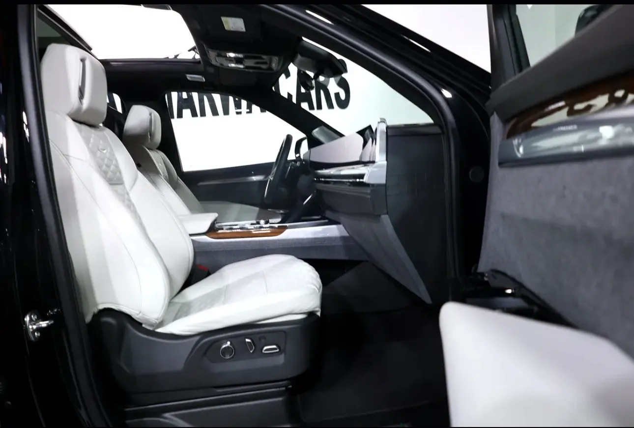 Brand new 2025 Cadillac Escalade 600 Black Edition  - GCC specifications --5 YEARS UNDER WARRANTY - Thumbnail 13