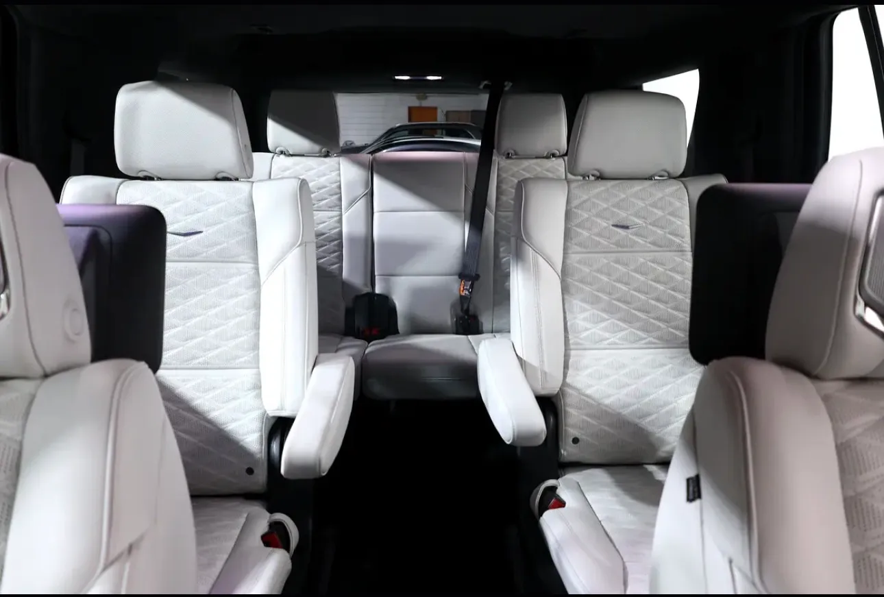 Brand new 2025 Cadillac Escalade 600 Black Edition  - GCC specifications --5 YEARS UNDER WARRANTY - Thumbnail 15