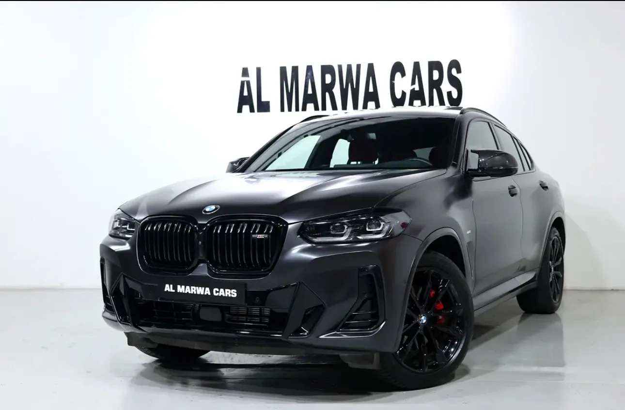 Pristine condition 2022 BMW X4 M40i  - GCC specifications - Thumbnail 2