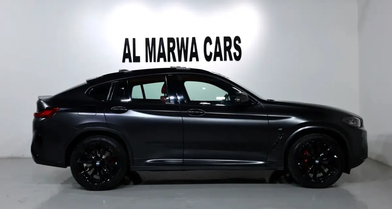 Pristine condition 2022 BMW X4 M40i  - GCC specifications - Thumbnail 7