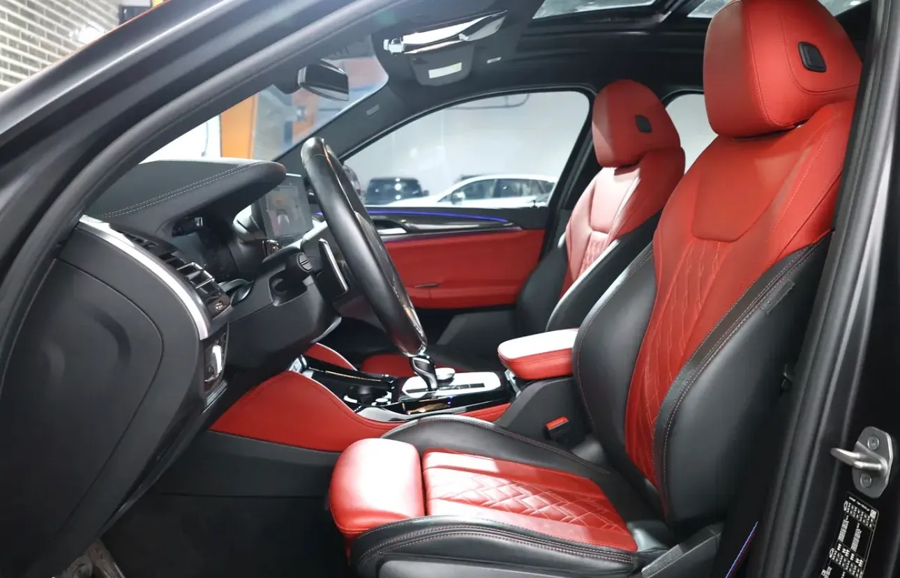 Pristine condition 2022 BMW X4 M40i  - GCC specifications - Thumbnail 9