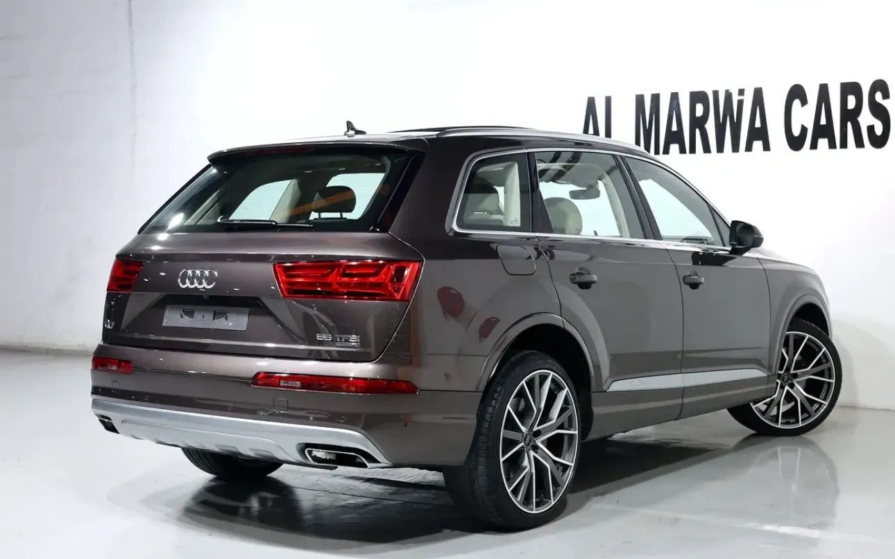 Audi q7 55 TFSI quattro S line-2019-Excellent condition - Thumbnail 4