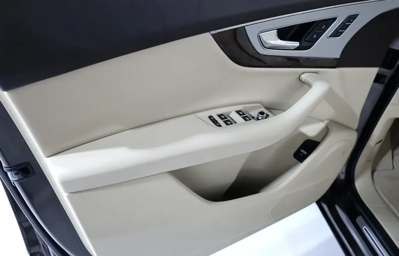 Audi q7 55 TFSI quattro S line-2019-Excellent condition - Thumbnail 8