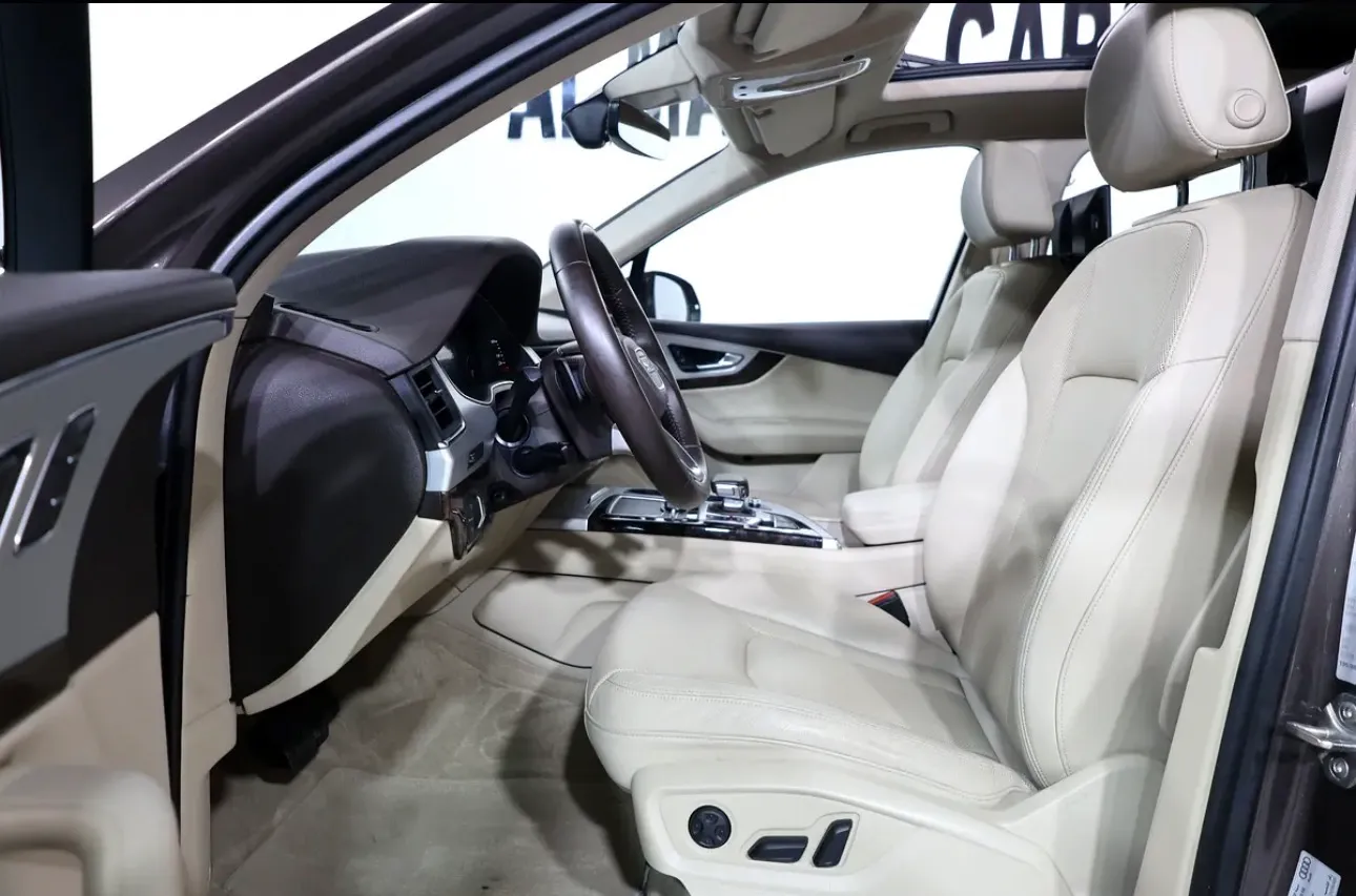 Audi q7 55 TFSI quattro S line-2019-Excellent condition - Thumbnail 10
