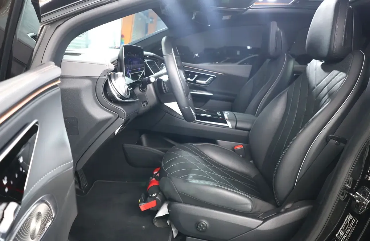 2023 Mercedes EQE 350+ I GCC Specs  -ACCIDENTS FREE  -GCC specifications - Thumbnail 9
