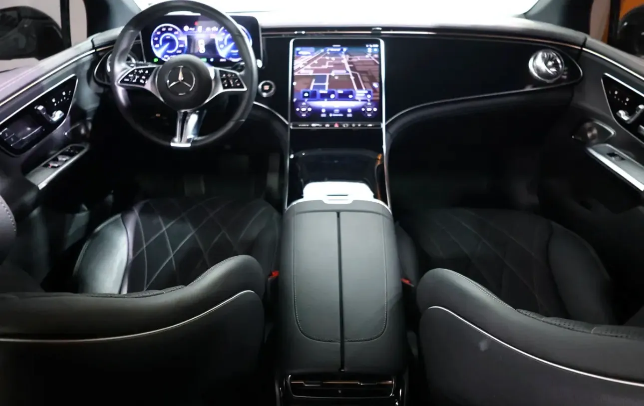 2023 Mercedes EQE 350+ I GCC Specs  -ACCIDENTS FREE  -GCC specifications - Thumbnail 12