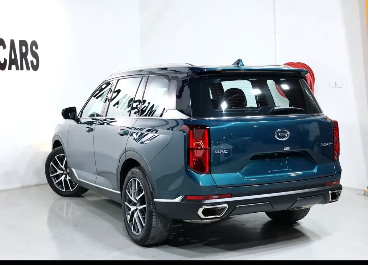 premium 2023 GAC GS8 GX in GCC specifications This spacious 7-seater SUV  -UNDER WARRANTY & SERVICE  - Thumbnail 3