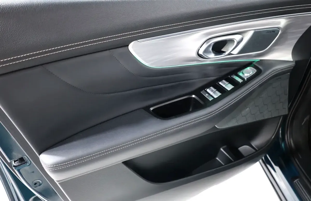 premium 2023 GAC GS8 GX in GCC specifications This spacious 7-seater SUV  -UNDER WARRANTY & SERVICE  - Thumbnail 8