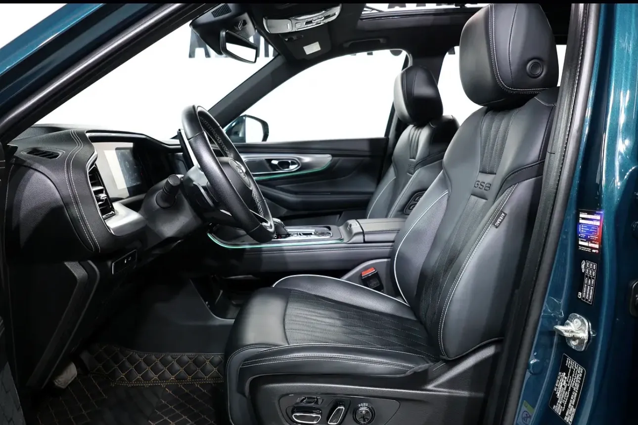 premium 2023 GAC GS8 GX in GCC specifications This spacious 7-seater SUV  -UNDER WARRANTY & SERVICE  - Thumbnail 9