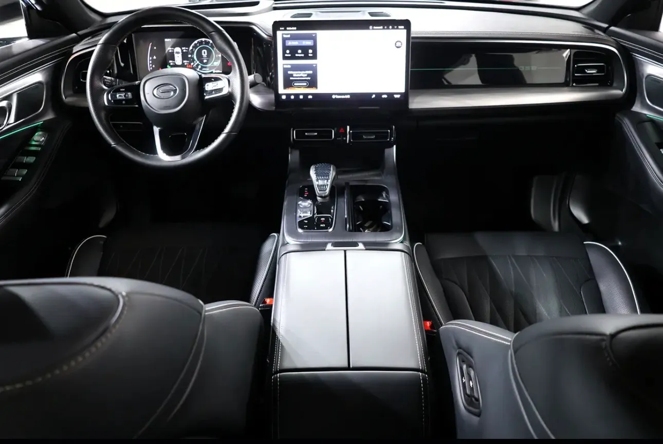 premium 2023 GAC GS8 GX in GCC specifications This spacious 7-seater SUV  -UNDER WARRANTY & SERVICE  - Thumbnail 11