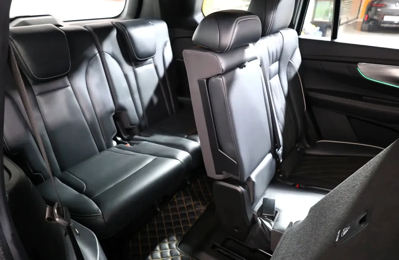 premium 2023 GAC GS8 GX in GCC specifications This spacious 7-seater SUV  -UNDER WARRANTY & SERVICE  - Thumbnail 15