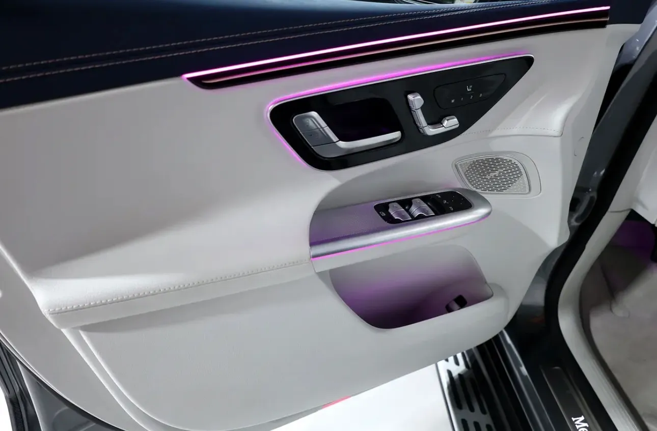 Presenting the brand new 2025 Mercedes-Benz EQE 350 4MATIC - in pristine condition - GCC specifications - Thumbnail 8