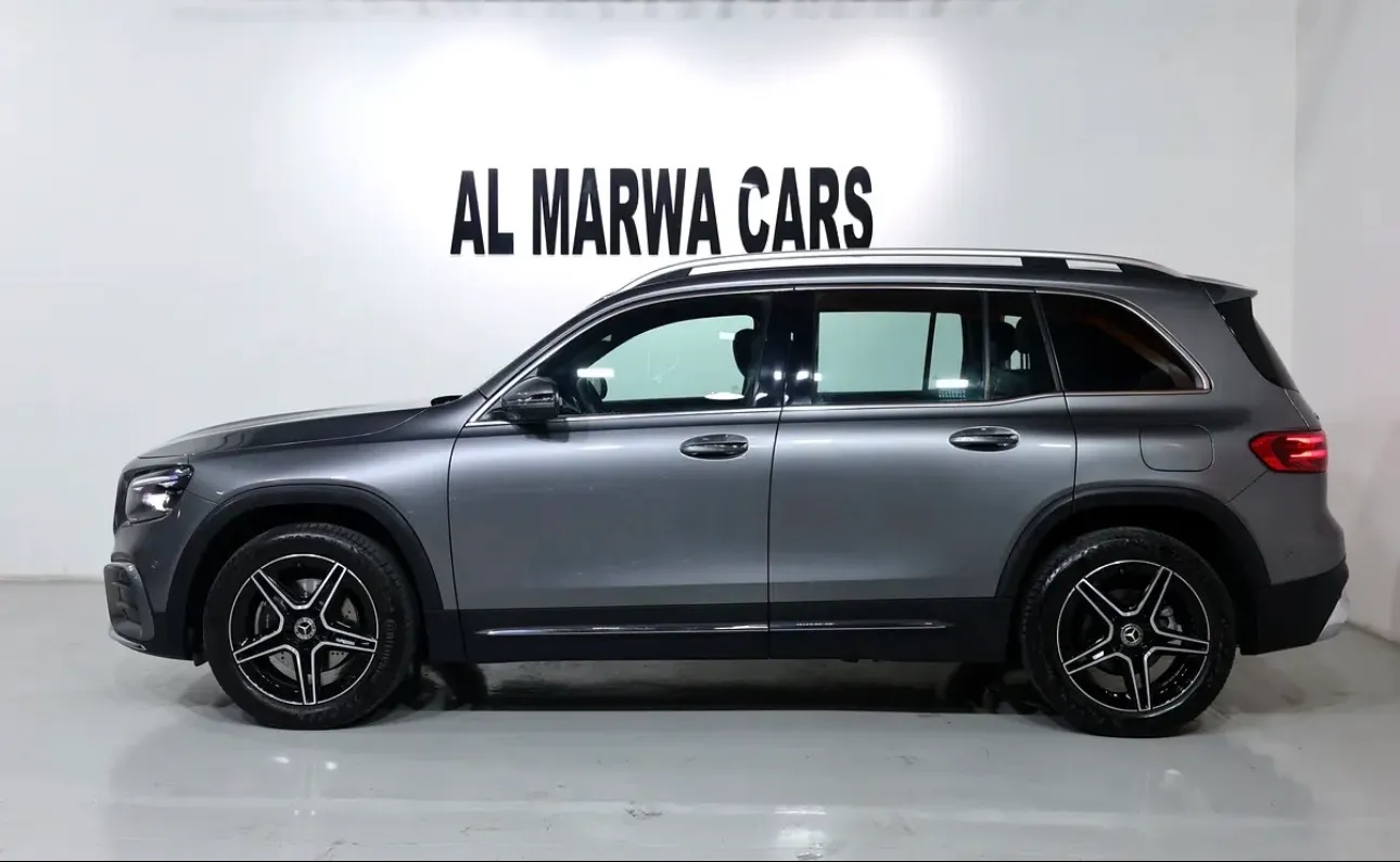 Brand new 2025 Mercedes-Benz GLB 200 in pristine condition  - Thumbnail 6