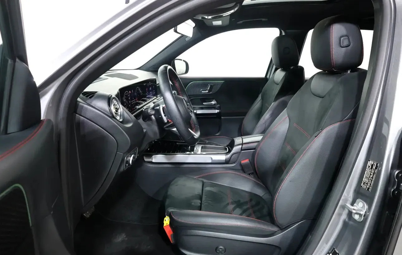 Brand new 2025 Mercedes-Benz GLB 200 in pristine condition  - Thumbnail 8